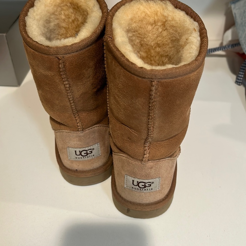 Authentic Ugg classic boots size 5